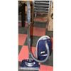 Image 1 : ELEGANCE PETHANDI-MATE CANISTER VACUUM WITH