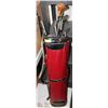 Image 1 : 12) VINTAGE GOLF BAG WITH 7 CLUBS