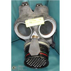WWII US CIVILIAN GAS MASK