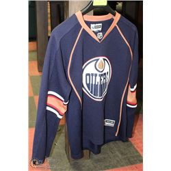 NHL OILERS JERSEY  SIZE YOUTH LARGE
