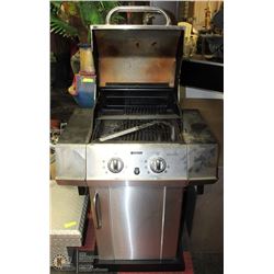 1)CHARBROIL NATURAL GAS BBQ
