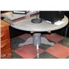 Image 1 : SOLID WOOD TABLE WITH 2 LEAFS