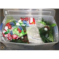 LARGE TOTE WITH ASSORTED CHRISMAS DECORATIONS