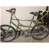 Image 2 : 2 BIKES: BLUE RALEIGH MOUNTAIN BIKE & BROWN BREEZER HYBRID BIKE