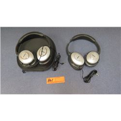 2 Sets Bose Headphones w/ 1 Case