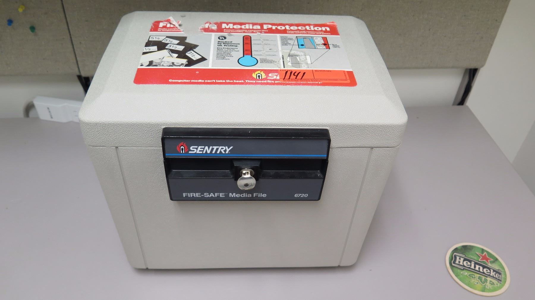 Sentry Fire Safe W Key Media File Oahu Auctions Sentry fire safe w key media file oahu auctions