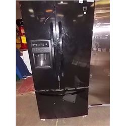 FRIDGE - WITH ICE MAKER (not tested) - STR