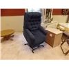 Image 1 : ELECTRIC LIFT ASSIST RECLINER - GOOD CONDITION WORKING