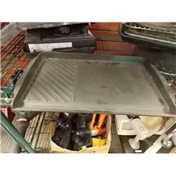 CAST IRON FLAT GRILL COOKING SURFACE