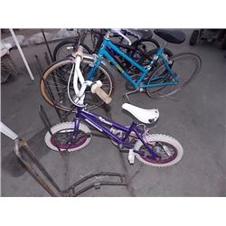 CHILD'S BIKE