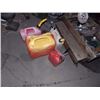Image 1 : GAS CANS - 4 TTL