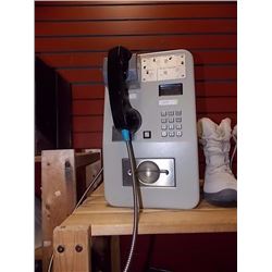 CREDIT CARD PAY PHONE - NO KEYS