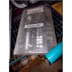 LOT OF SOCKETS & RATCHETS