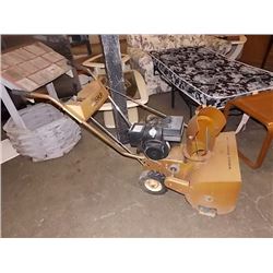 SNOW BLOWER - GAS  5HP ENGINE  - 20"