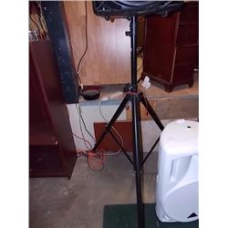 PA SPEAKER STAND - SPEAKER NOT INCLUDED
