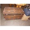 Image 1 : VINTAGE STEAMER TRUNK