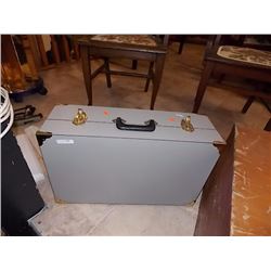 VINTAGE WOOD BOX WITH LID