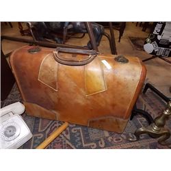 VINTAGE LEATHER SUIT CASE