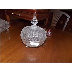 COVERED CRYSTAL BOWL WITH FEET