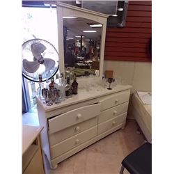 WHITE DRESSER WITH MIRROR - 6 DRAWER