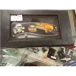 FOLDING KNIFE - SKULL IMAGE