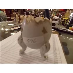 PEDESTAL & EGG CHINA - 33003 - as-is