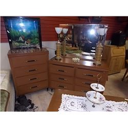 RETRO DRESSERS - 4 DRAWER & 6 DRAWER WITH MIRROR 2 DRESSERS - 1 MONEY