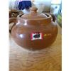 Image 1 : Bean pot with lid
