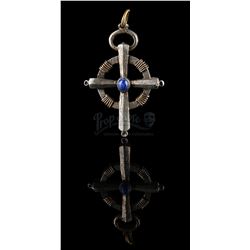 ROBIN HOOD: PRINCE OF THIEVES (1991) - Robin Hood's (Kevin Costner) Cross Pendant