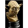 Image 4 : STAR WARS: REVENGE OF THE SITH (2005) - Yoda and Chewbacca Statue Crew Gifts
