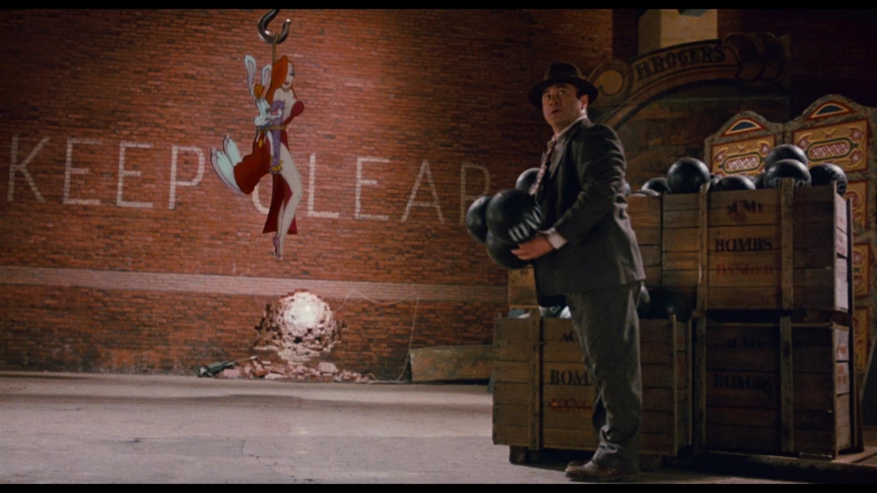 WHO FRAMED ROGER RABBIT (1988) - Bomb and Dynamite Stick