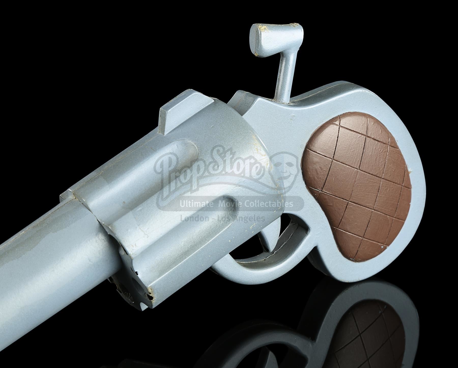 WHO FRAMED ROGER RABBIT (1988) - Crew Gift Toon Handgun and Six ...