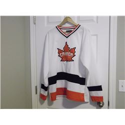 Canada Jerseym Ex Large And 2 Glasses