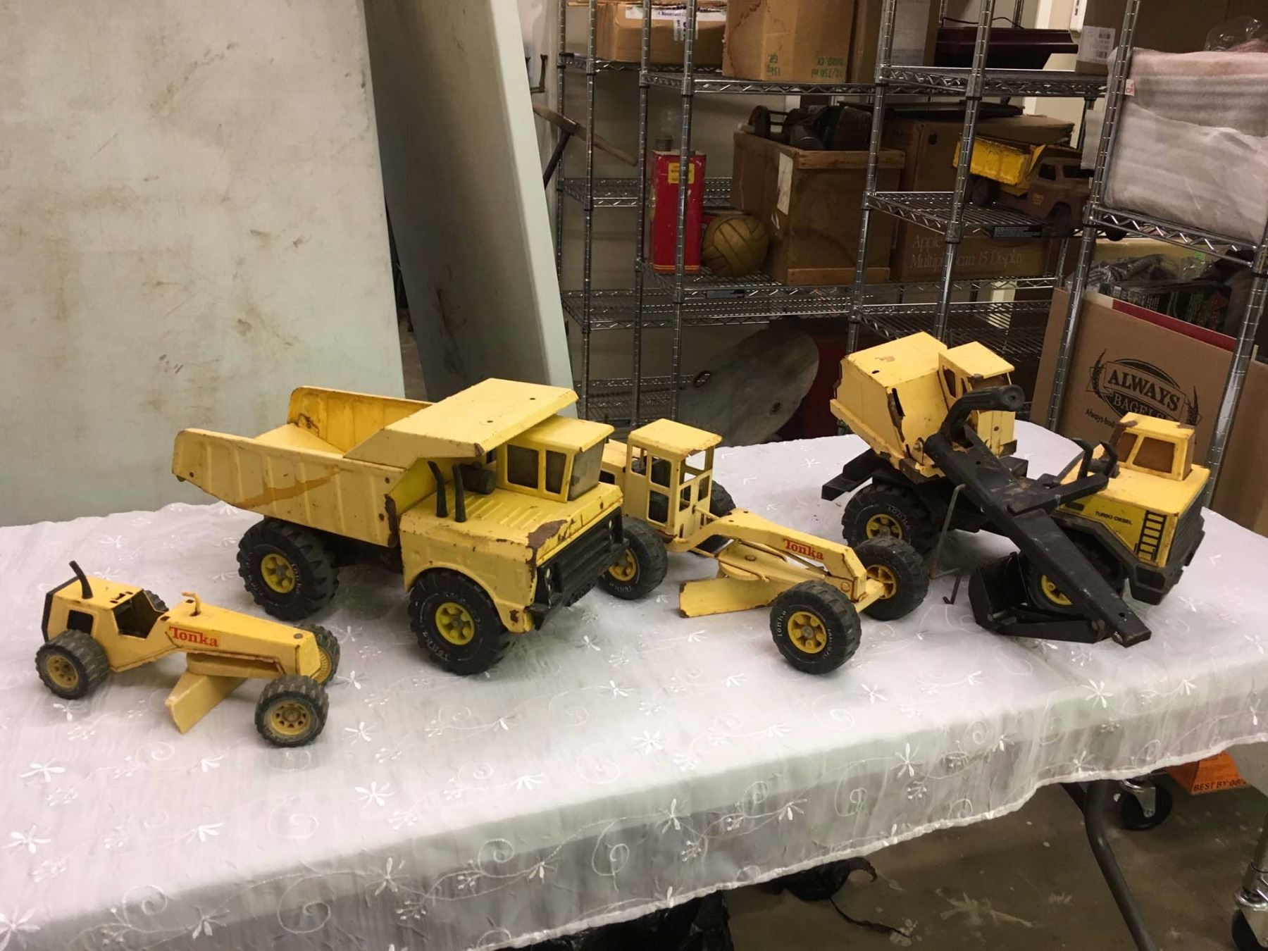 Lot Of Vintage Tonka Trucks (4)