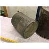 Image 4 : Galvanized Tub And Oil Can