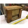 Image 1 : Wooden General Electric Radio