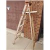 Image 1 : Vintage 6' Wooden Stepladder