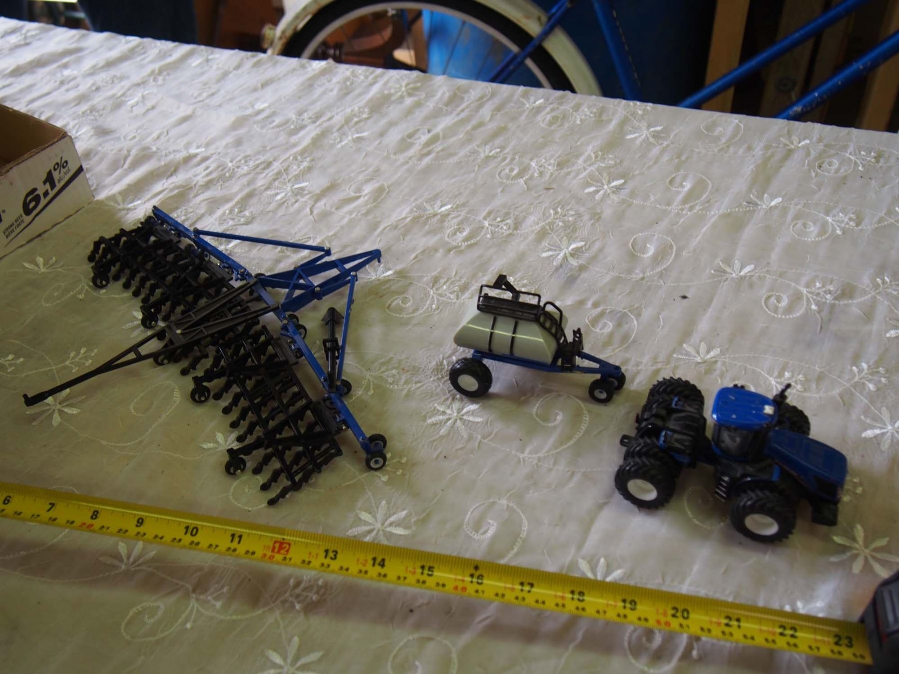 Air Seeder, Cultivator And New holldnd Tractor Toy, Ertl