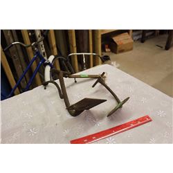 2 Buggy Steps And A Side