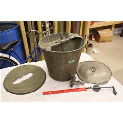 1904 Complete Bread Maker