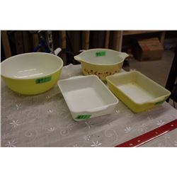 Pyrex Dishware (4)