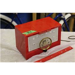 Packard Bell Model 5R1 – Working Radio W/ Slight Damage