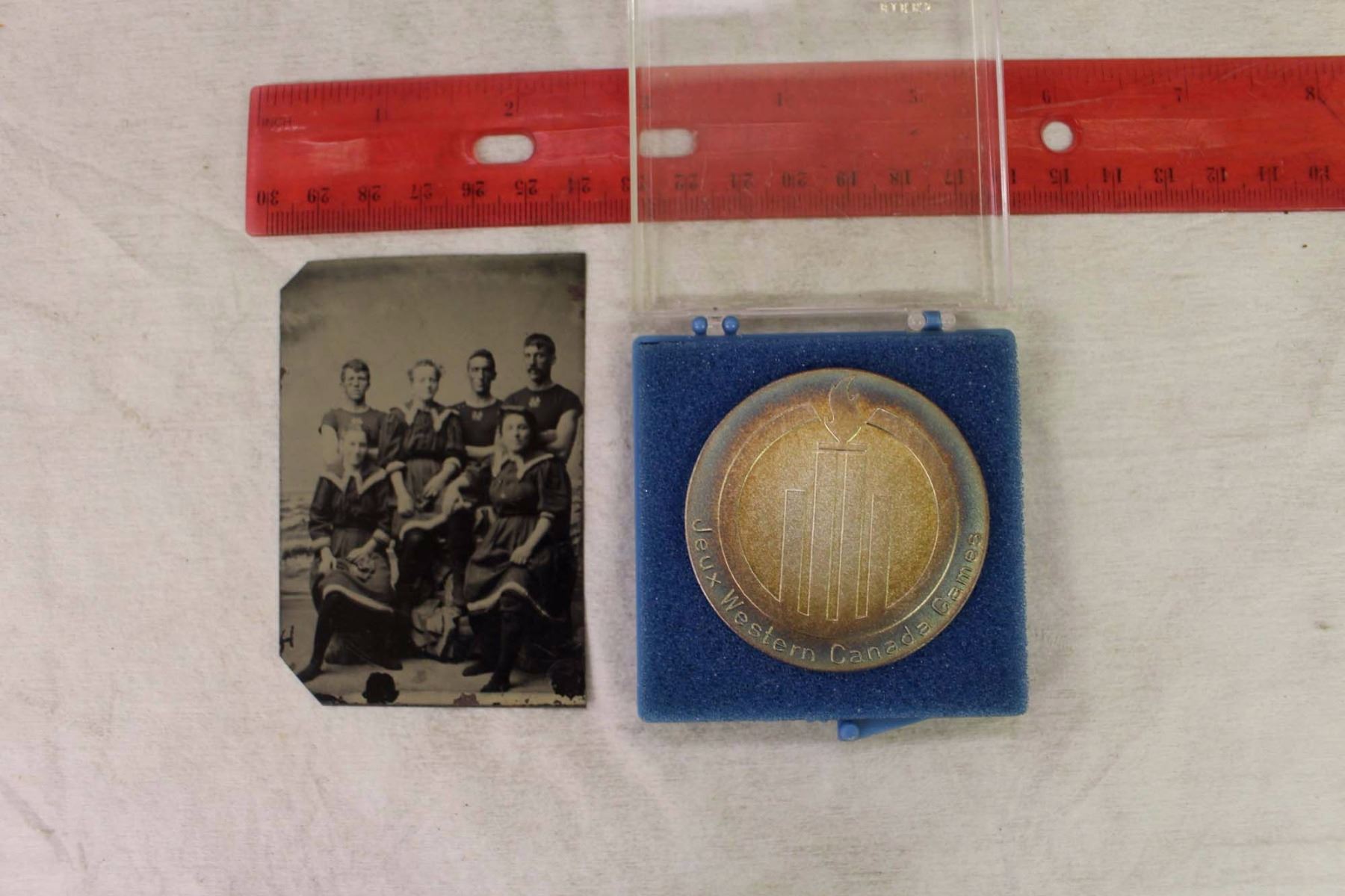 Antique Sports Memorabilia (Award Of Achievement, Saskatoon 1979, Jeux Western Canada Games, Antique