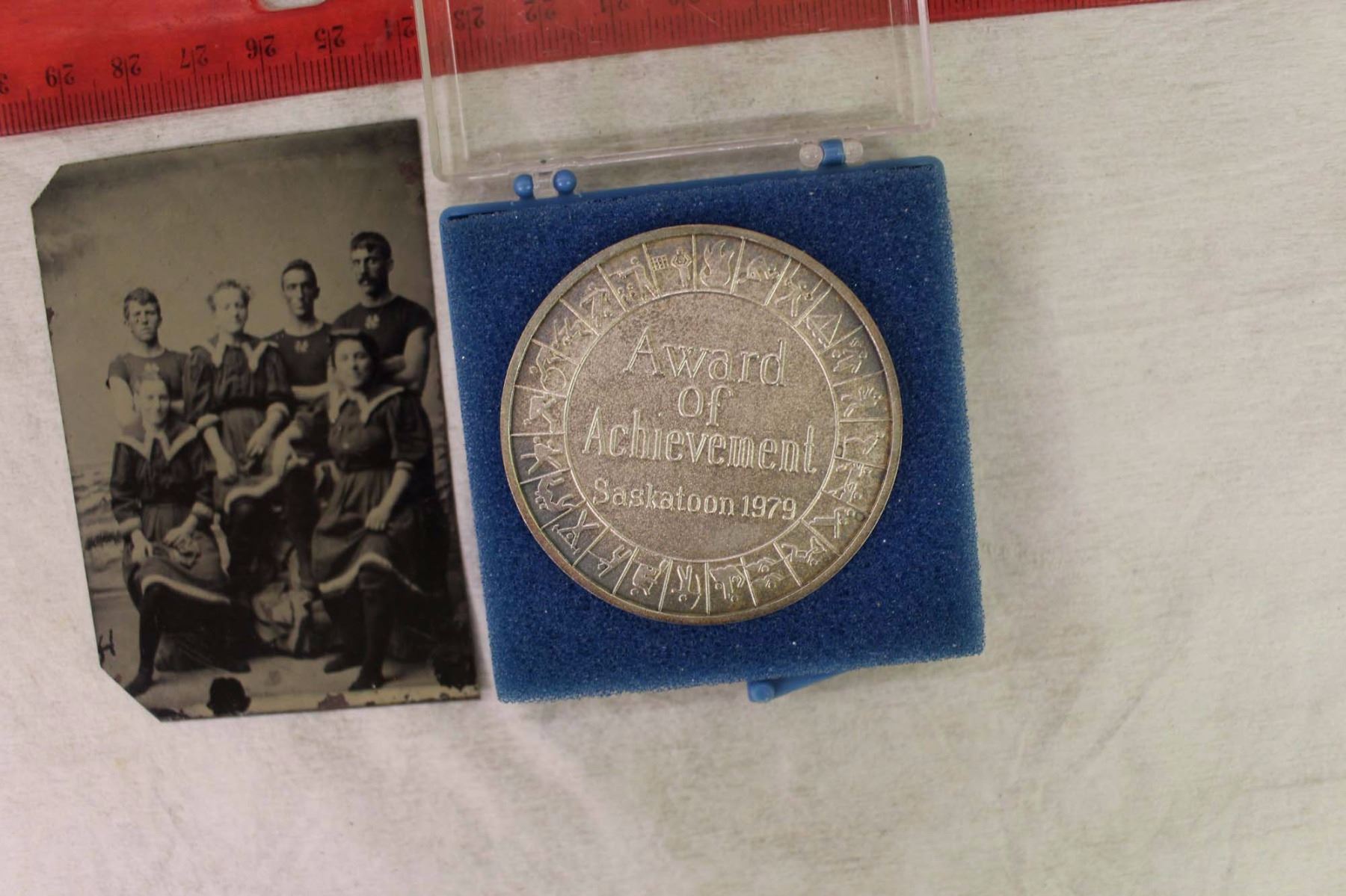 Antique Sports Memorabilia (Award Of Achievement, Saskatoon 1979, Jeux Western Canada Games, Antique
