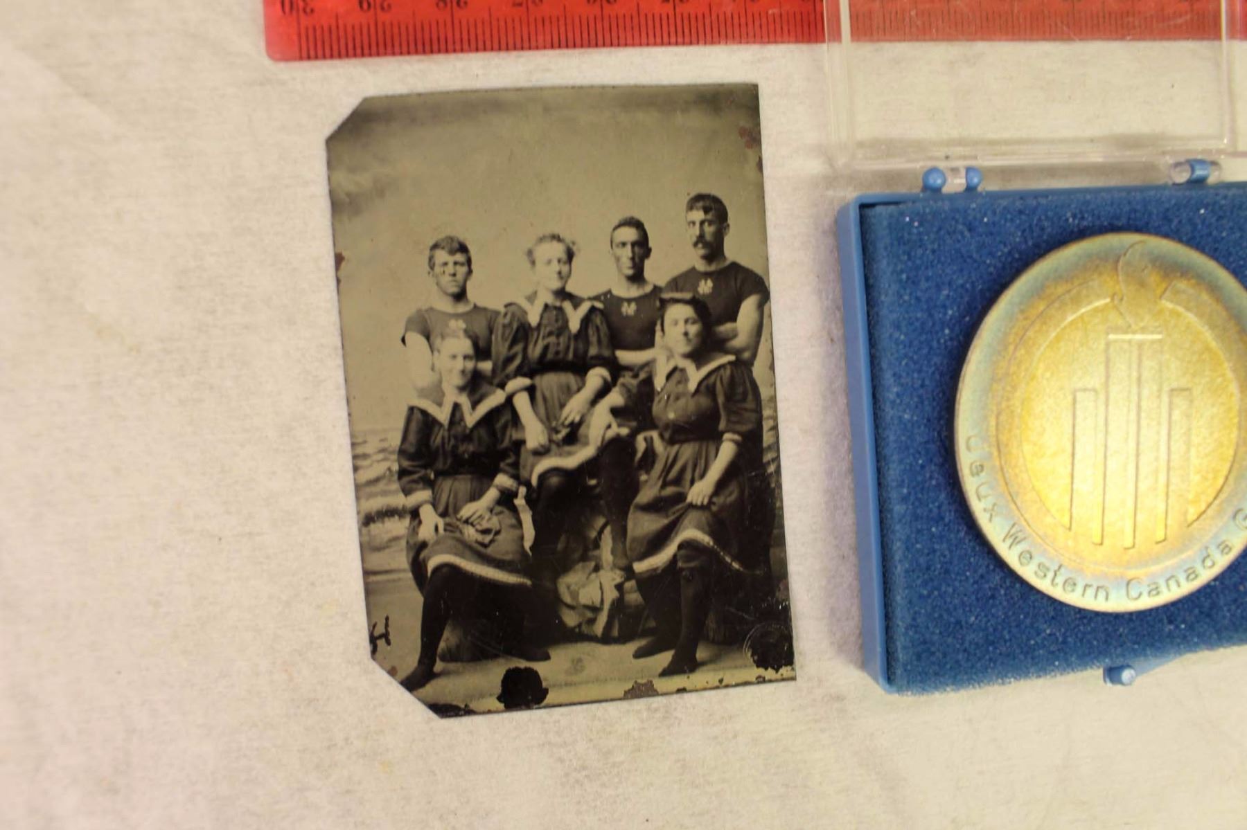 Antique Sports Memorabilia (Award Of Achievement, Saskatoon 1979, Jeux Western Canada Games, Antique