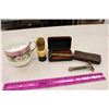 Image 1 : Shaving Items: Mug, Brush&2 Razors