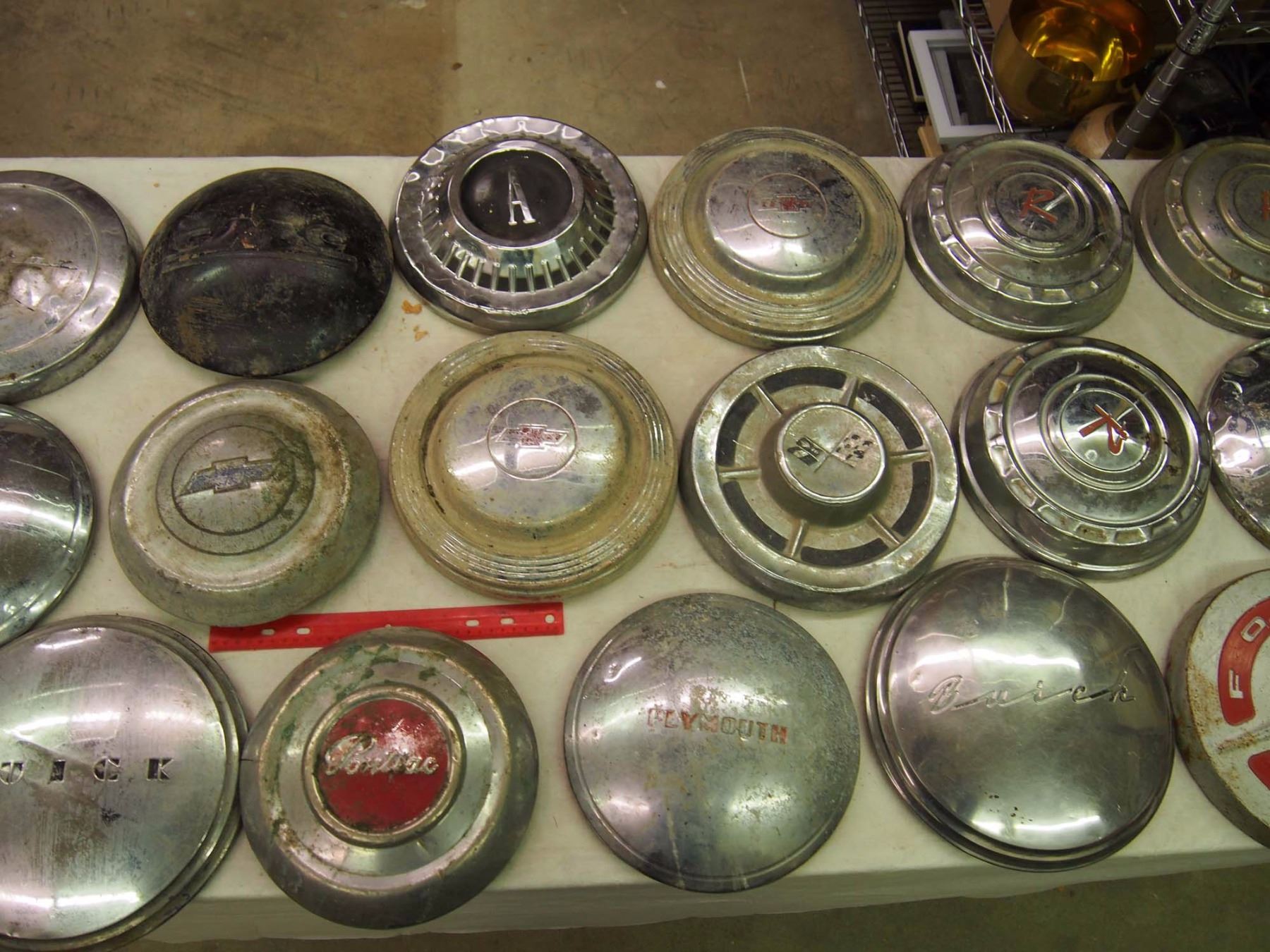 Huge Lot Of Vintage Hub Caps (18)