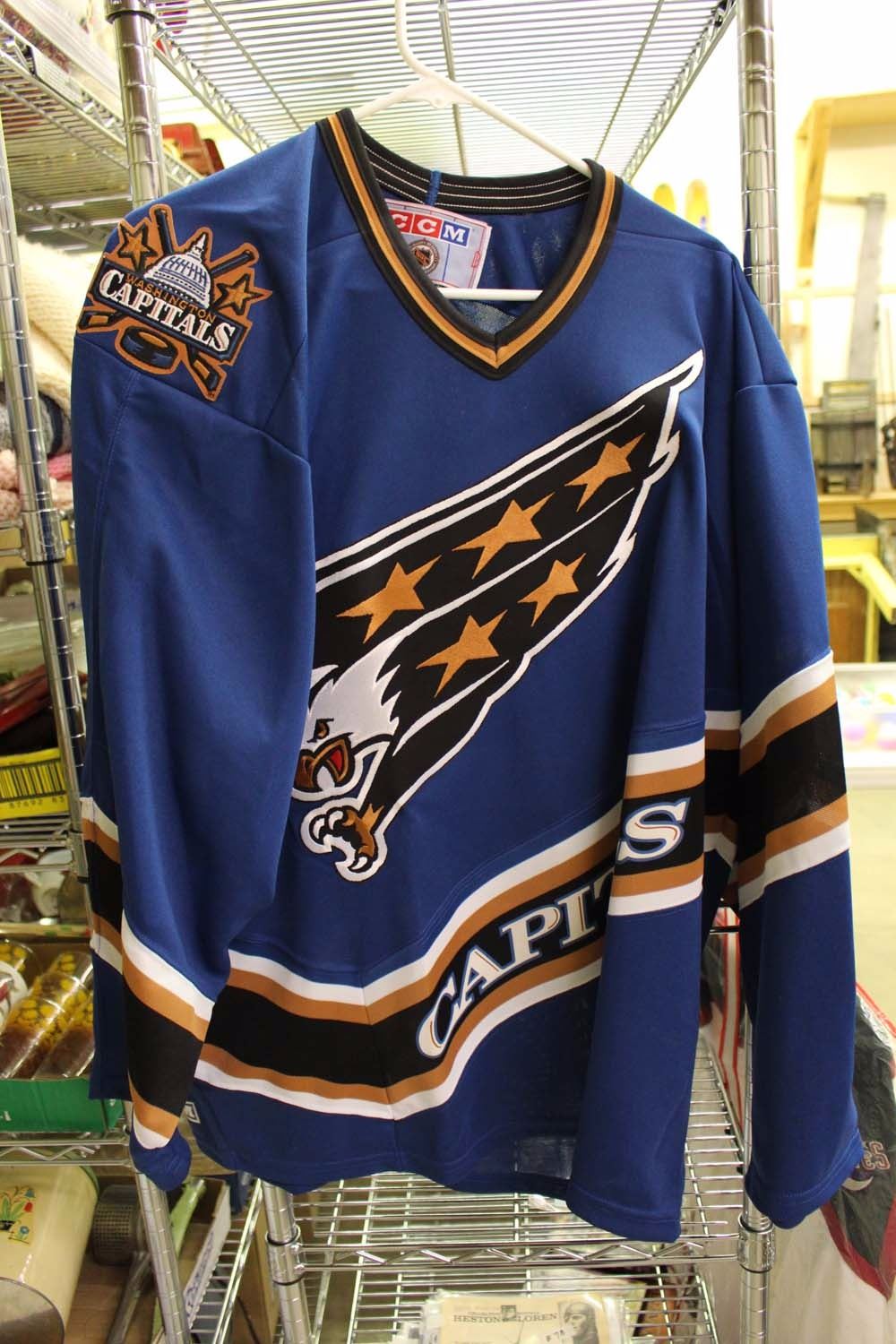 Washington Capitals Jersey CCM Men’s Large, Officially Licensed by NHL