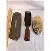 Image 4 : Lot Of Geometry Sets (3) And Clothes Brushes (3)