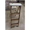 Image 3 : Small Wooden Ladder (45" Tall)